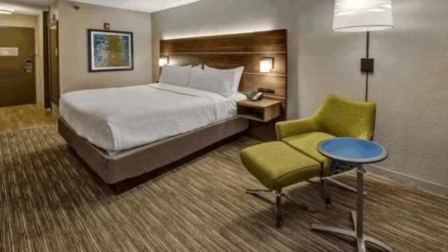 Holiday Inn 03