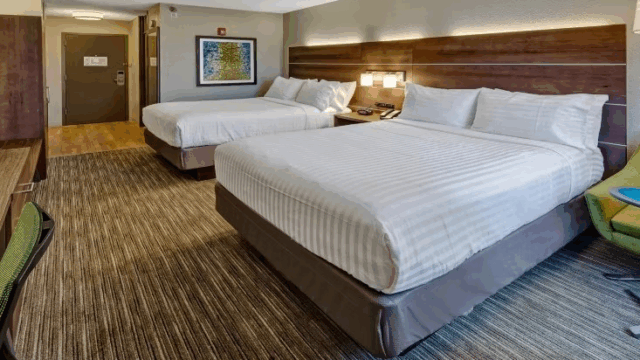 Holiday Inn 04
